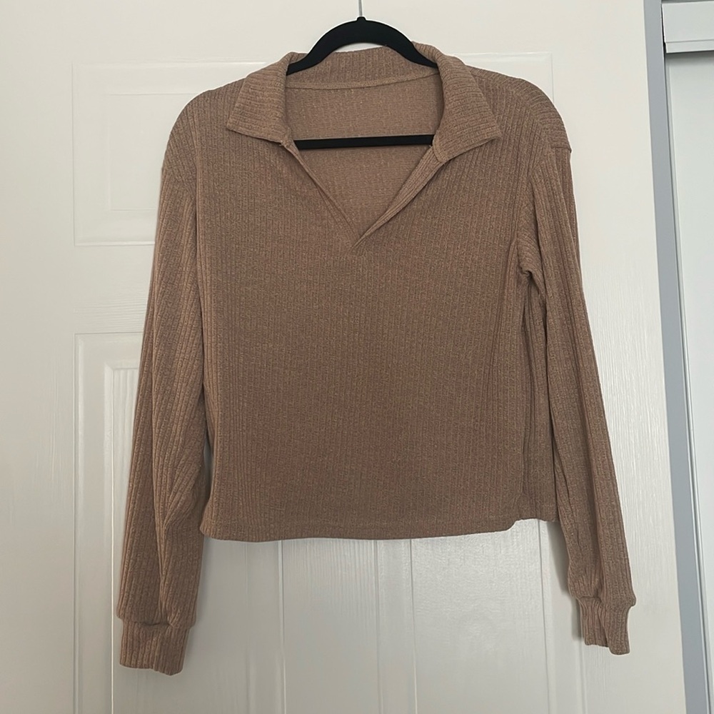 ✨4/$20 SHEIN Tan Long Sleeve Top
